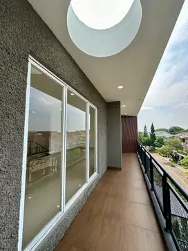 Rumah cakep mewah di Alam Sutera bisa KPR