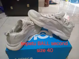 Sepatu second ball