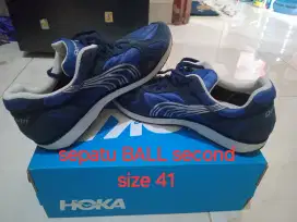 Sepatu second ball