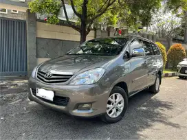 BAGUS TOYOTA KIJANG INNOVA G DIESEL AT 2011 SOLAR MATIC 2010/2012 v