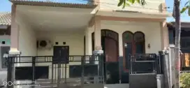 Dikontrakkan rumah 2 tingkat pertahun 12 juta