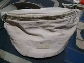 Weistbag Pull&Bear Original Unisex Like New