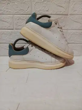 Alexander McQueen size 41 (26cm)
