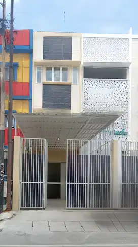 Dijual Ruko Bagus 3,5 lantai di Sumur Batu