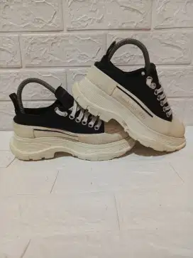 Alexander McQueen Trade Slick Lace up size 38 (24cm)
