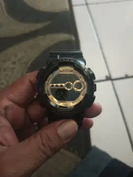 Jual jam g shock GD 100 warna gold