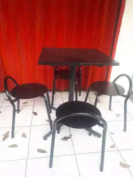 1 seth Meja kursi cafe