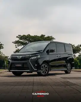 Toyota Voxy 2.0 AT 2018