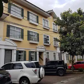 Dijual Rumah Murah 2 Lantai Lengkap di Taman Hijau Lippo Karawaci