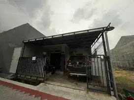 Rumah hadap Timur di Jl. Jaten Baru, Pedurungan Tengah dekat ke Wolter