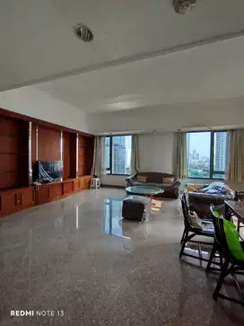 Apartemen Ascott Luxury lt 17 Type 2+1 Br semi furniture siap huni!
