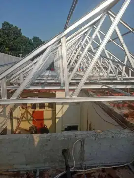 pasang rangka atap galvalum kanal C