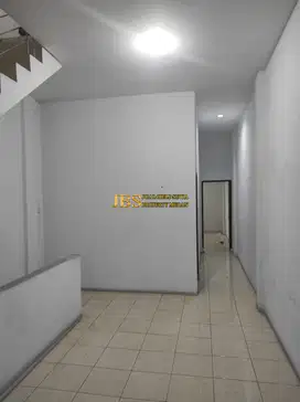 DIJUAL CEPAT! Ruko di Komplek MMTC Jalan Williem Iskandar/Pancing