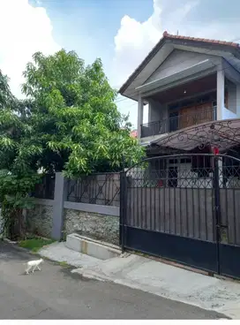 Rumah KEREN HARGA SPESIAL LT 198m2 komplek Duren sawit JakTim