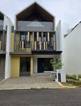 DIJUAL CEPAT RUMAH BARU SIAP HUNI CLUSTER STROZZI di Gading Serpong