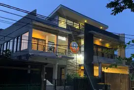 Rumah Bagus Siap Huni Cocok untuk usaha di Bukit Nusa Indah