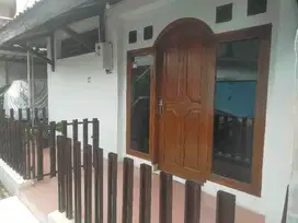 Rumah Lama Terawat Ancol utk tinggal  l Kost