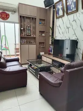 JUAL RUMAH RIVIERA METLAND SIAP HUNI