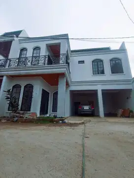 Dijual Rumah Bargaya Eropa Classic Dekat Tol Cisalak