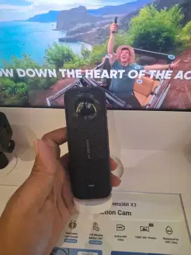 INSTA 360 X3  360 action cam
