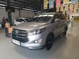 LOW KM TOYOTA INNOVA VENTURER BENSIN 2019 GREY