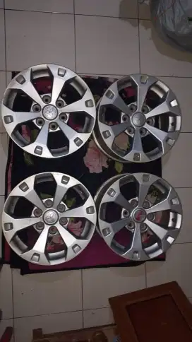 Velg Ori Pajero 2015