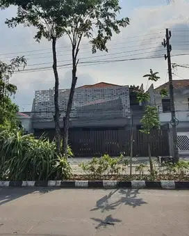 Rumah MODERN Siap Huni Di Daerah Komersial Raya Satelit Indah Surabaya