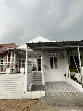 Rumah disewa kan beserta isi nya