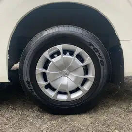 Toyota Hiace Premio 2.8 Mt thn 2025