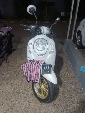 Scoopy putih Prestige 2021