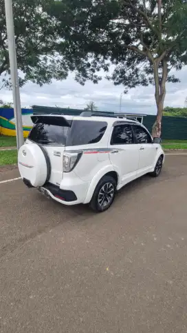 Daihatsu terios type custom A/T 2016 putih