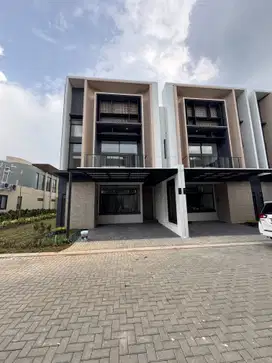Disewa Rumah 3 Lantai Full Furnish di Tanakayu BSD city Tangerang