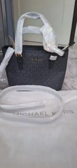 Tas MK jet set travel