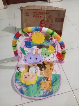 Di jual chair stroller merk family n baby fintess piano.