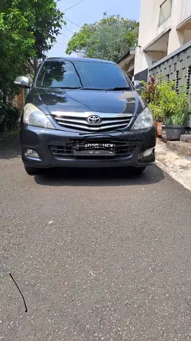 Toyota Kijang Innova 2010 Bensin