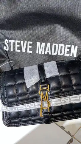 JUAL RUGI STEVE MADDEN WARNA HITAM (BISA NEGO)