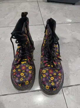 Sepatu Boots Anak Dr Martens Delaney Floral Size 34
