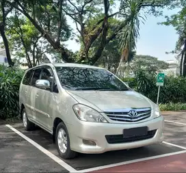 Toyota Innova G/AT 2.5 Diesel Th 2010 Silver
