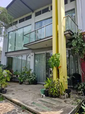 Rumah di Kota Baru Parahyangan Bandung Barat, Mewah View Danau