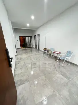 RUMAH TINGGAL BARU MODERN TROPIS MINIMALIS DI ANTAPANI