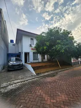 DIJUAL CEPAT RUMAH 2 LANTAI SIAP HUNI LOKASI STRATEGIS DI DEPOK, NEGO
