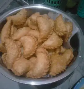 Pastel isi bihun dan sayur