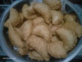 Pastel isi sayuran dan telur