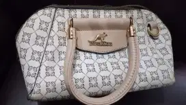 Tas Jalan simpel