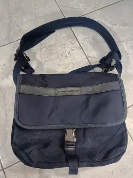 Tas Sling Bag Selempang Tommy Hilfiger Original