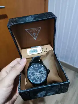 Jam tangan pria Guess original hitam W0493G3