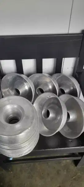 Loyang bolu dan kotak bolu