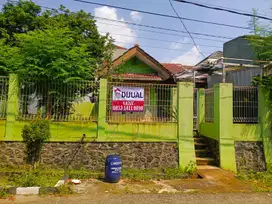 Dijual Rumah Seharga Tanah di Cisalak