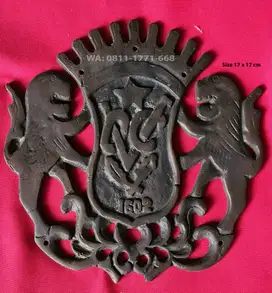 Lambang VoC kuningan jadul