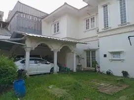 Dijual rumah hook luas tanah besar di kota wisata cibubur